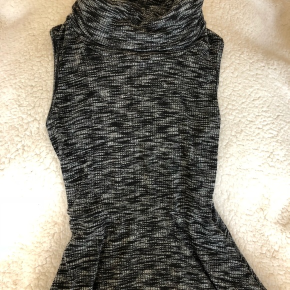 Back and white gray heathered cowl neck dress sz s - Picture 5 of 8